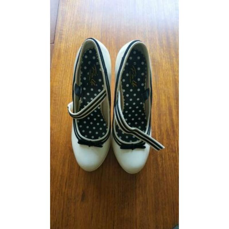 Vintage schoenen maat 39, beige met zwart