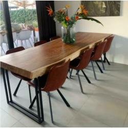 Unieke massieve boomstamtafels uit 1 stuk van suar hout!