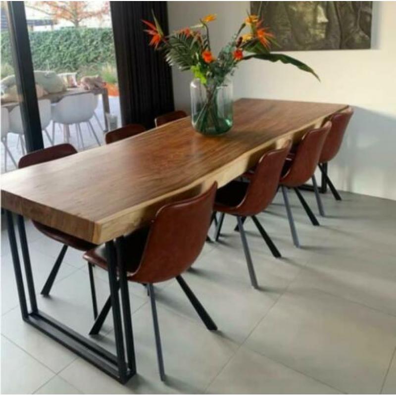 Unieke massieve boomstamtafels uit 1 stuk van suar hout!