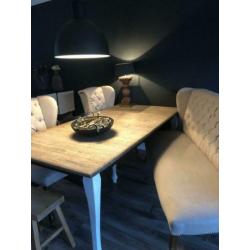 Prachtige eettafel