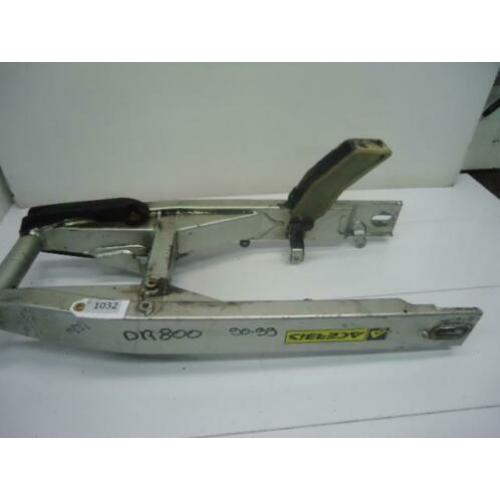 DR800 1990 - 1999, Suzuki Achterbrug D1-32612