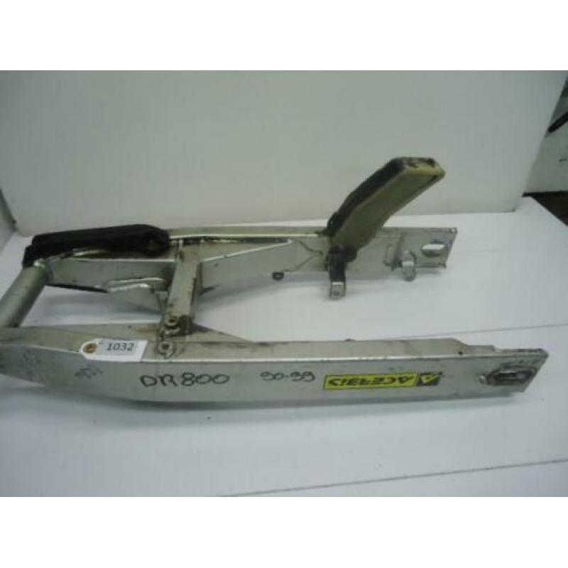 DR800 1990 - 1999, Suzuki Achterbrug D1-32612