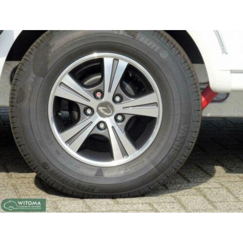 Dethleffs Nomad 530 DR Queensbed indeling
