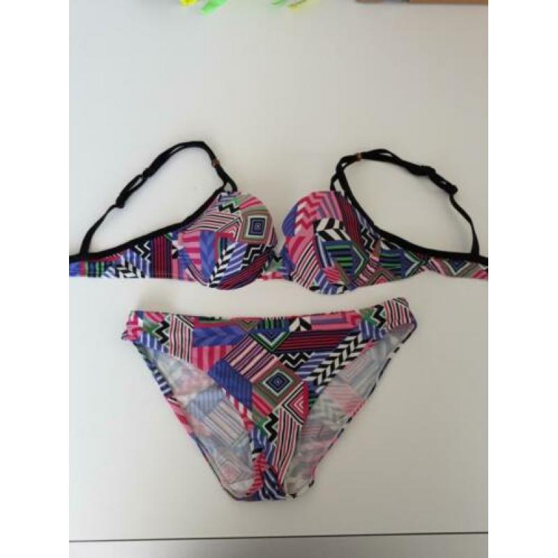 Hele mooie en leuke bikini, Hunkemöller, maat 80B-M
