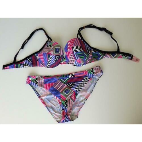 Hele mooie en leuke bikini, Hunkemöller, maat 80B-M