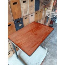 Vintage Eromes schoolburo lessenaar 70x70x50 van €45 nu €35