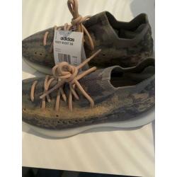 Yeezy boost 380 mist 42 2/3 en 43 1/3
