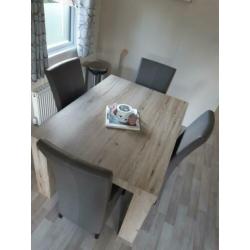 Eethoek met stoelen