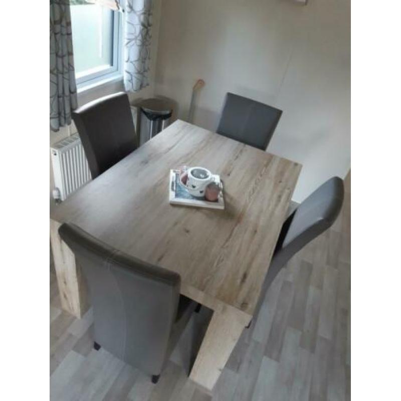 Eethoek met stoelen