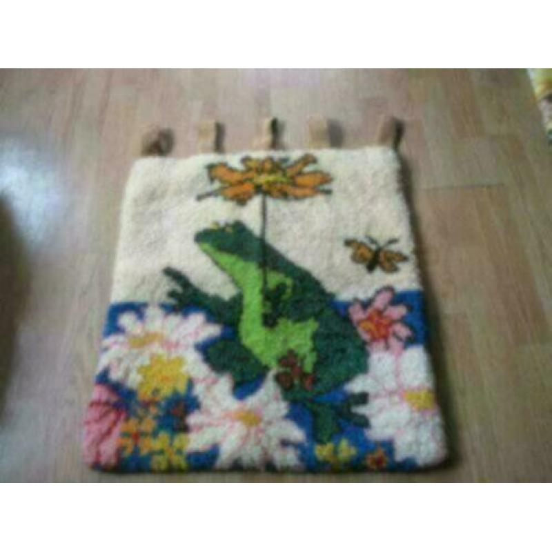 Smyrna wol wandkleed kikker 55 x 70 cm jaren 70 design retro