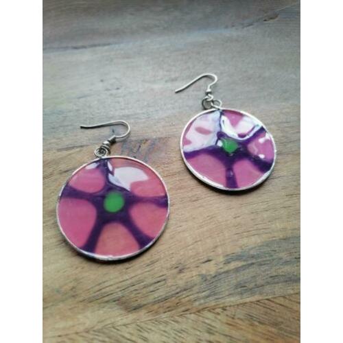 Nieuwe ronde kunststof/metalen roze/paars/groene oorbellen