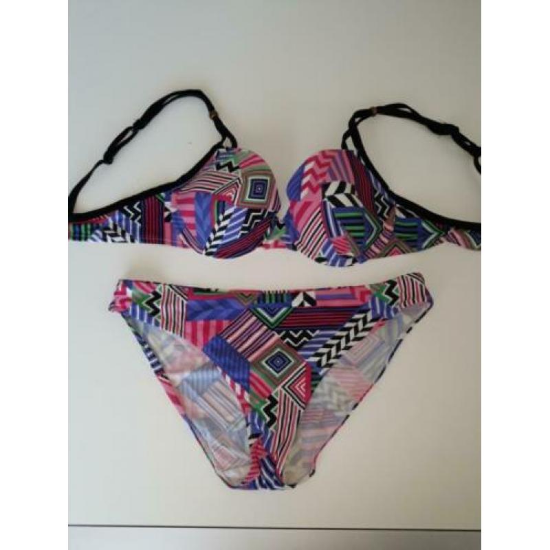 Hele mooie en leuke bikini, Hunkemöller, maat 80B-M