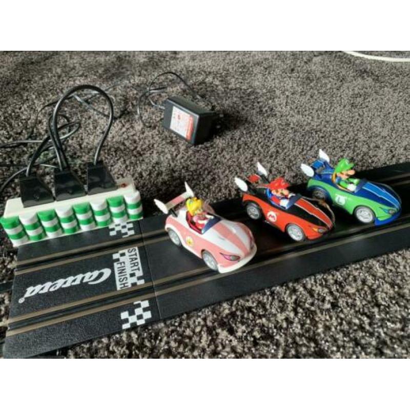 Carrera racebaan onderdeel thema Mario