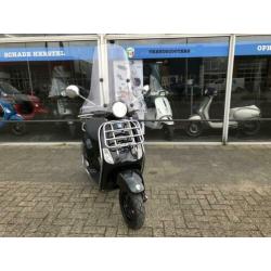 Vespa brom helmplicht 4takt nette vespa