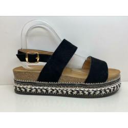 Sandalen plateau maten 37,38,39,40 nieuw 50%