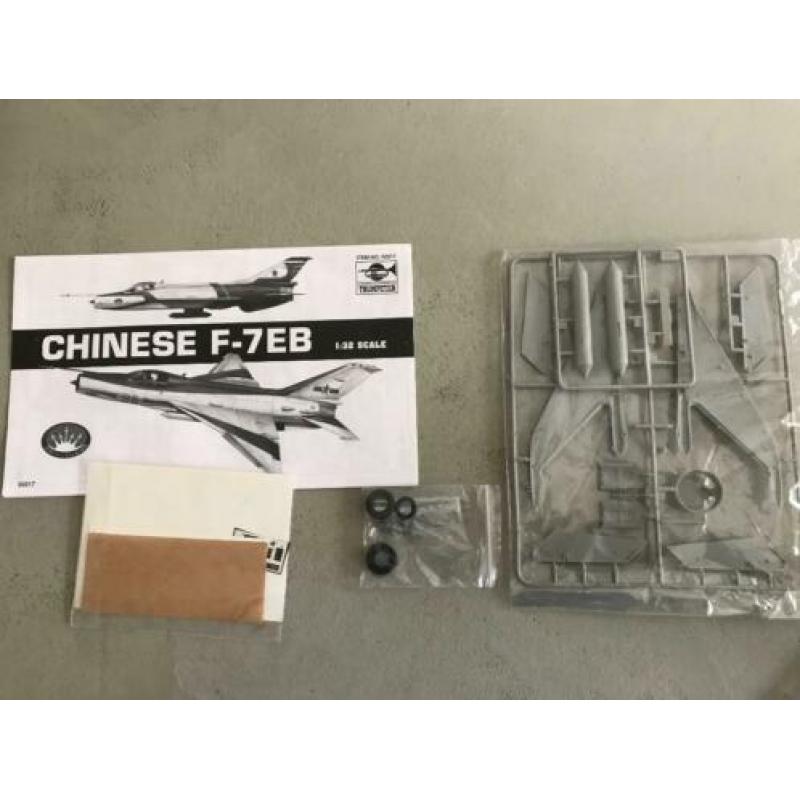Chinese F7-EB 1/32 bouwpakket