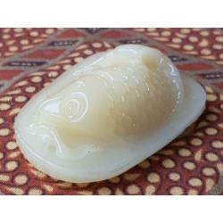 Mooi vintage Chinees amulet van jade als een vis 4,6 cm.