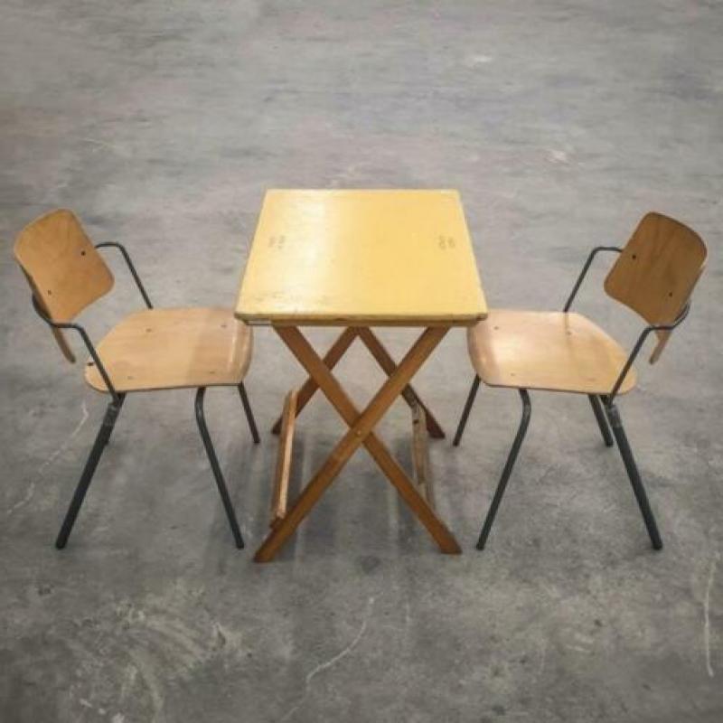 185 x Stokkum bistro tafels, vintage klaptafels hout. 777