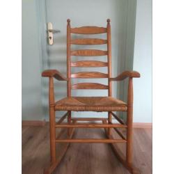 Houten schommelstoel