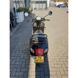 Fijne motor scooter. VESPA GTS 125