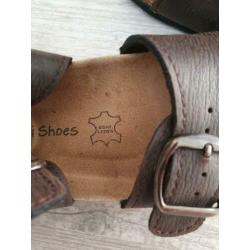 Nette leren sandalen maat 25