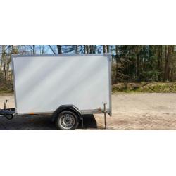 Gesloten aanhanger