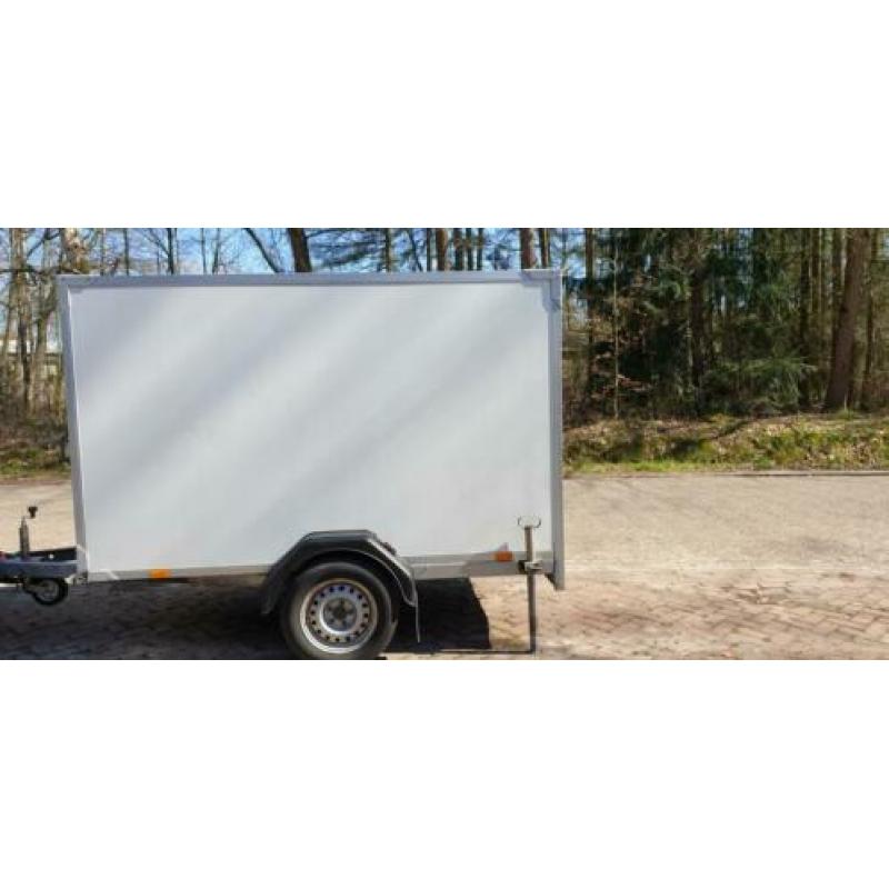 Gesloten aanhanger