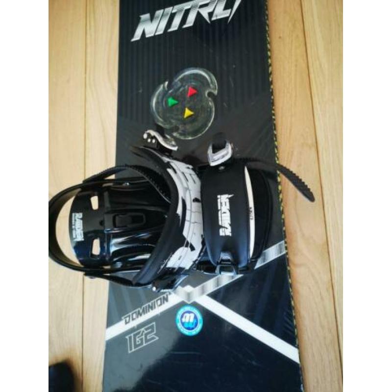 Nitro snowboard + Burton schoenen maat 44