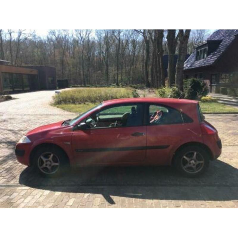 Renault Megane 1.4 16V 2002 Rood - Rijdt prima, goede prijs!