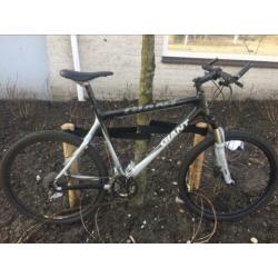 Carbon mountainbike Giant maat L