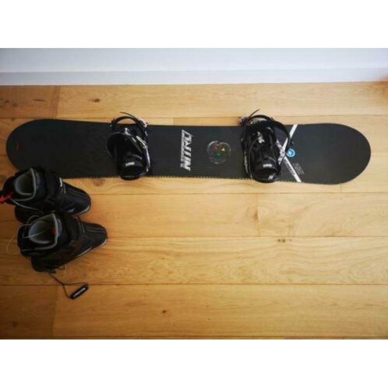 Nitro snowboard + Burton schoenen maat 44