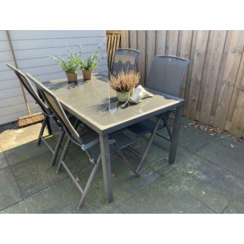 Tuinset: tafel met 4 stoelen en kussens