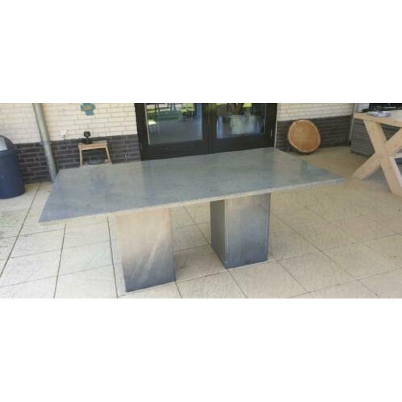 Tuintafel natuursteen