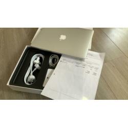 Apple 13” MacBook Pro RET-i5-2,4Ghz met schermschade