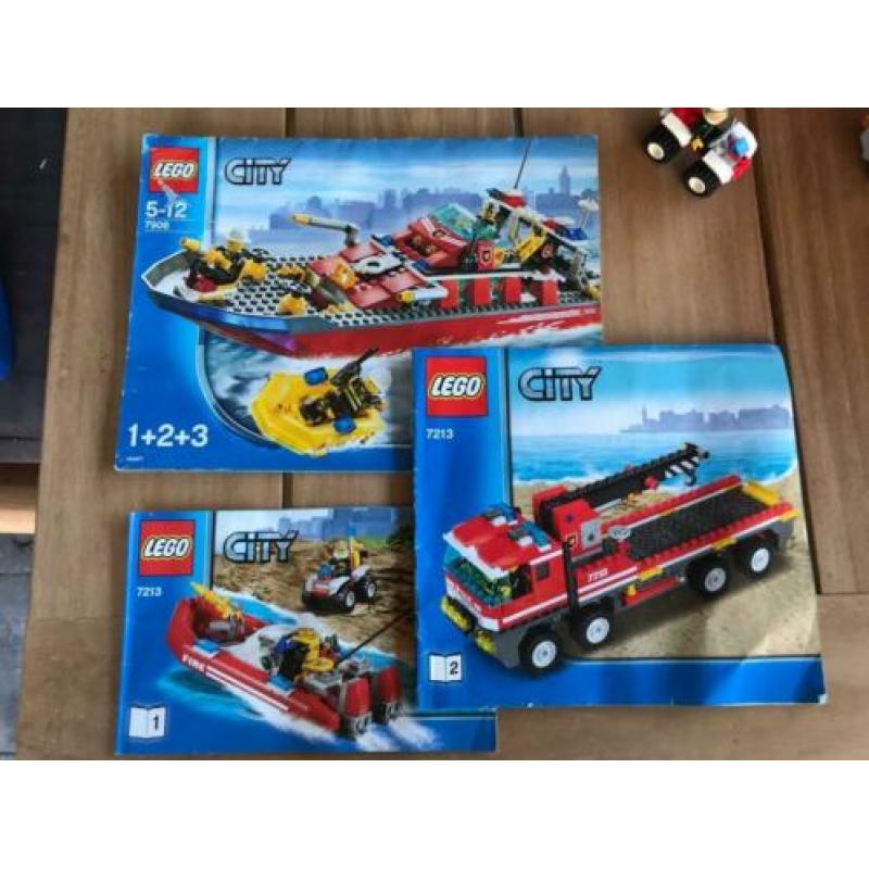 Lego City 7313 en 7906 Brandweer boot en Truck