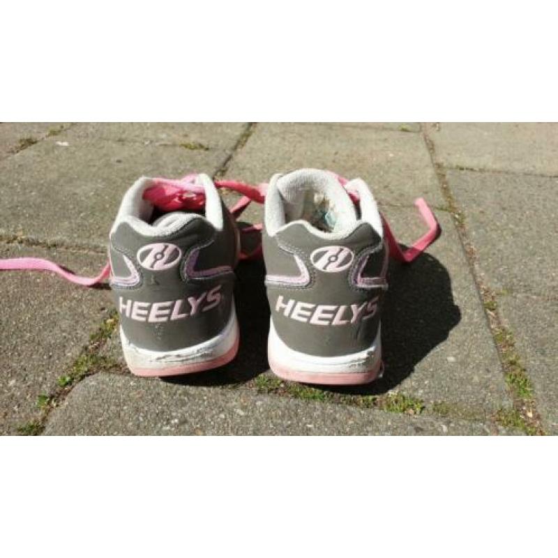 Heelys maat 34, grijs met roze