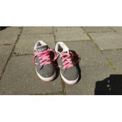 Heelys maat 34, grijs met roze