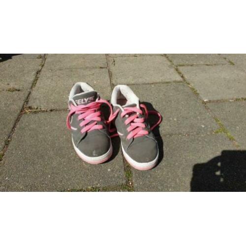 Heelys maat 34, grijs met roze