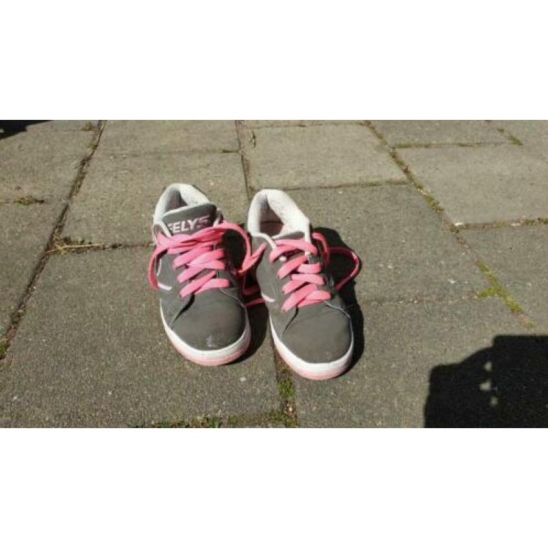 Heelys maat 34, grijs met roze