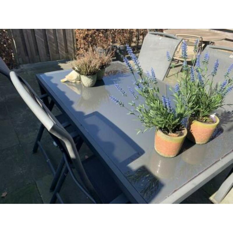 Tuinset: tafel met 4 stoelen en kussens