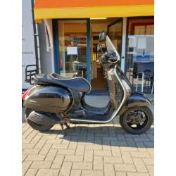 Fijne motor scooter. VESPA GTS 125