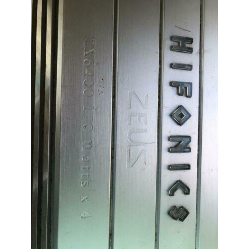 Te koop goede hifonics Zeus 4 kanaals versterker