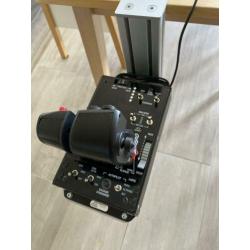 Thrustmaster Hotas Warthog A-10 joystick en throttle.