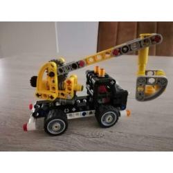 Lego Technic 42031 Hoogwerker 2in1 met doos en boekjes