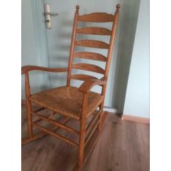 Houten schommelstoel