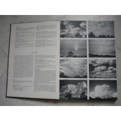 De wereld in woord, kaart en 167 foto,s in koperdiepdruk