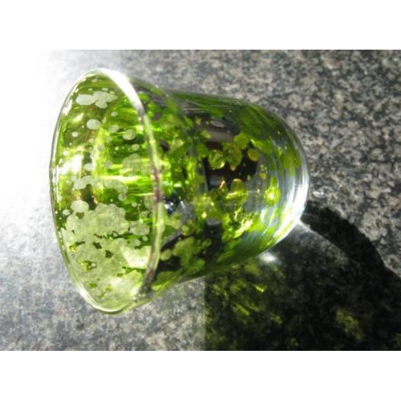 glazen "kerstklok" , met zilverachtig en lime groen.