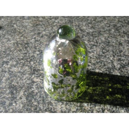 glazen "kerstklok" , met zilverachtig en lime groen.