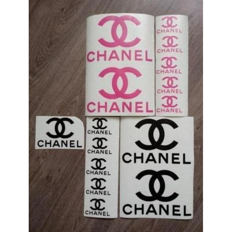 Pimp je kerst spullen met diverse chanel decoratie stickers!