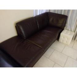 Slaapbank, salontafel en eethoek en lounge bank